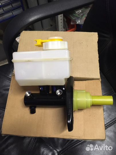 Главный тормозной цилиндр Defender