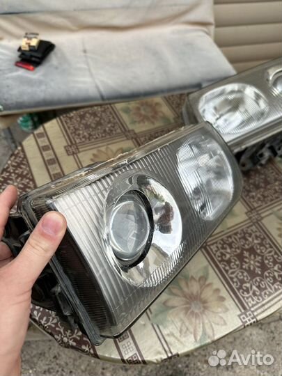 Фары Mitsubishi L300