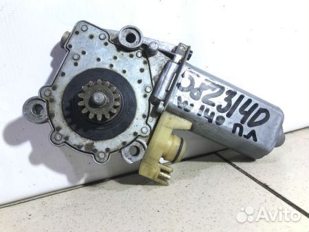 Моторчик переднего левого стеклоподъемника