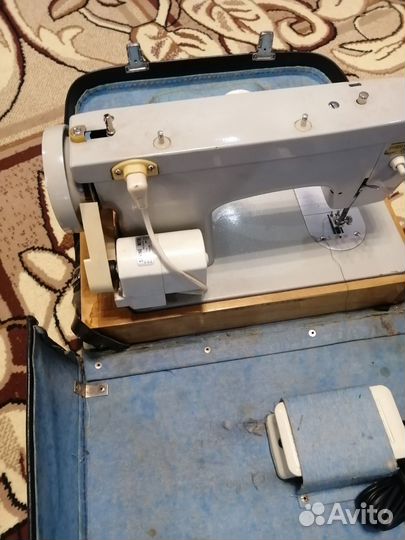 Швейная машина чайка 132м