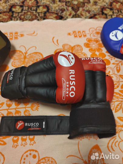 Лапы, перчатки и защитки на ноги