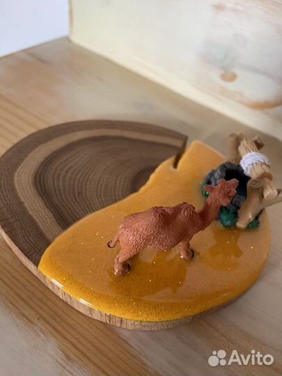 Подставка-сувенир «Сахара». Дуб, смола