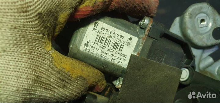 Стеклоподъемник электрический передний правый Peu