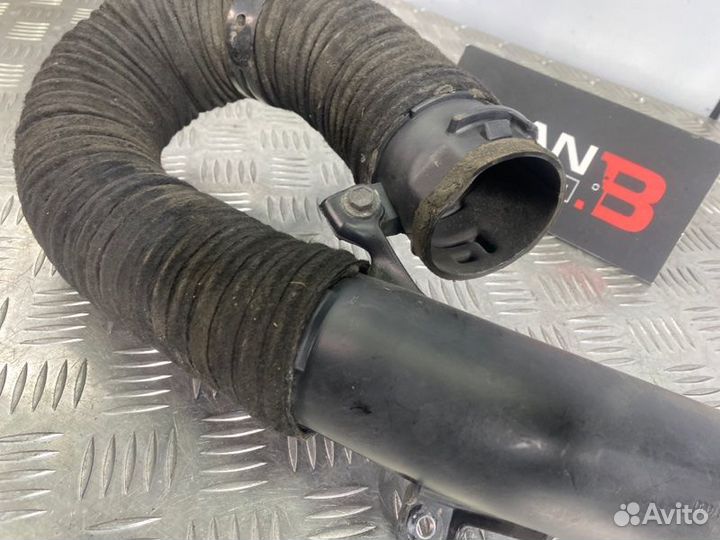 Патрубок воздушного фильтра Toyota Corolla E150