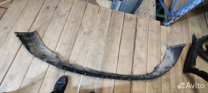 Спойлер заднего бампера Toyota Rav 4