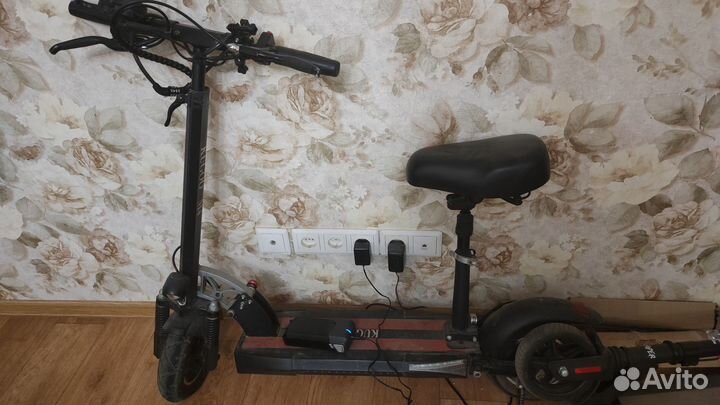 Самокат взрослый hugo m4