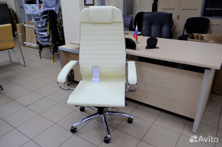 Ультрамодное кресло руководителя