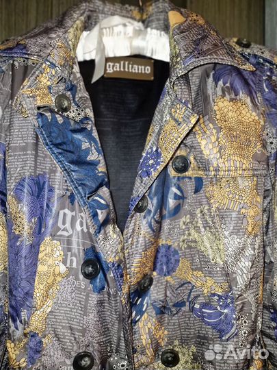 John galliano плащ с подкладом 46 48 газета