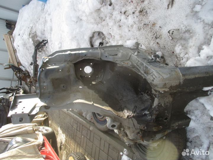 Левая передняя четверть на киа сид с 07по11год