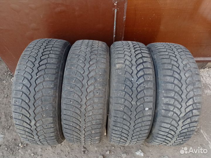 Bridgestone Blizzak Spike-01 265/60 R18 114
