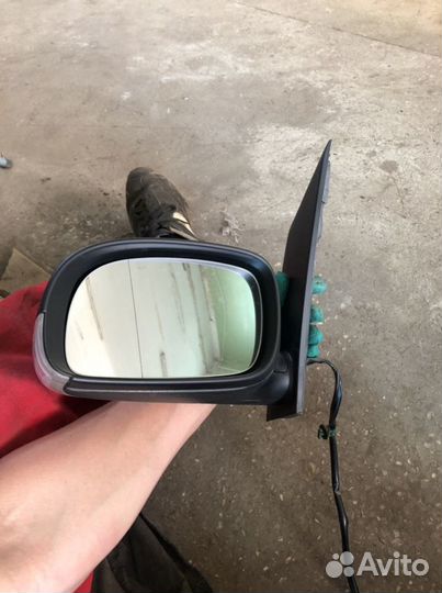 Зеркало боковое левое Volkswagen Touran 2004