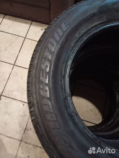 Bridgestone Dueler H/P Sport 215/65 R16 98H