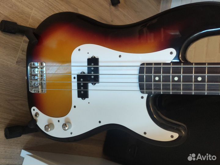 Бас гитара fender squier precision bass