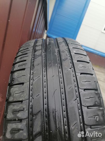 Accelera PHI 215/60 R17 96H