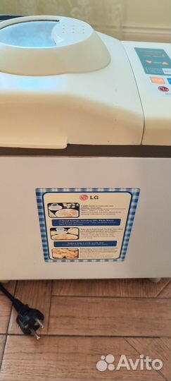 Автоматическая хлебопекарня LG HB-202CE