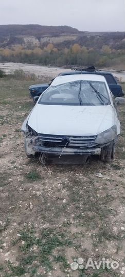 Volkswagen Polo 1.6 МТ, 2017, битый, 200 000 км