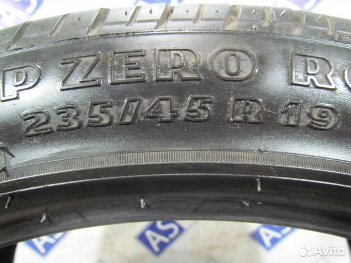 Pirelli P Zero Rosso 235/45 R19 92N