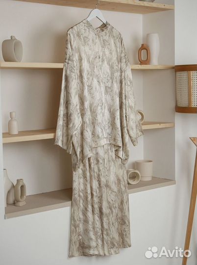 Костюм женский с юбкой