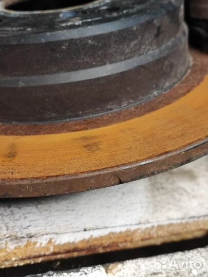 4-х поршневые тормоза W124