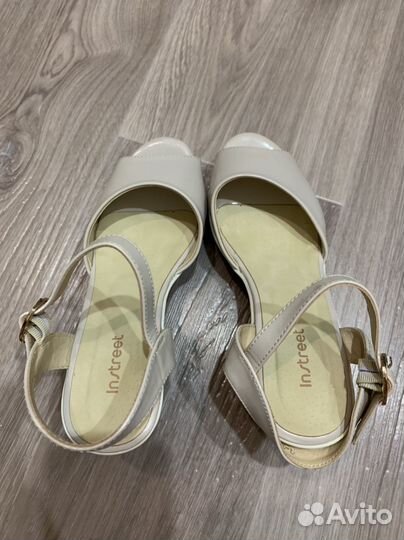 Босоножки 36 размер новые