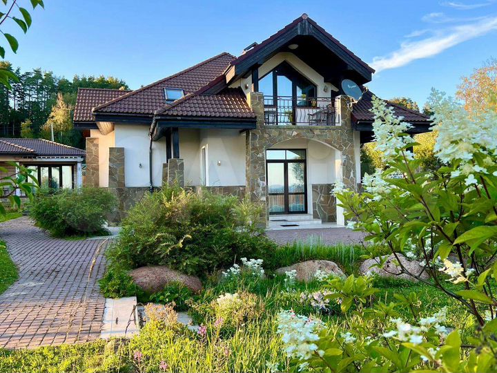 Коттедж 210 м² на участке 23 сот.