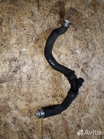 Патрубок системы охлаждения Mercedes C-Class W203