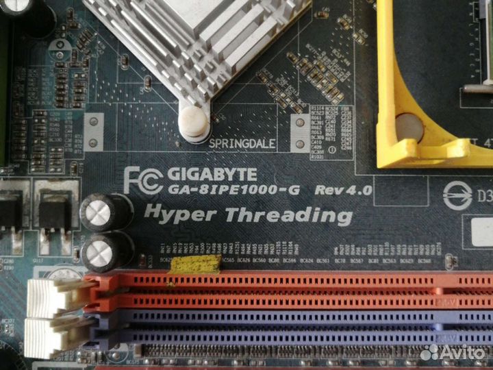 Материнская плата 775