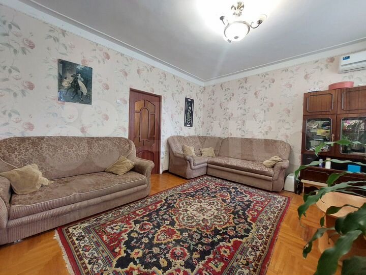 2-к. квартира, 72 м², 3/4 эт.