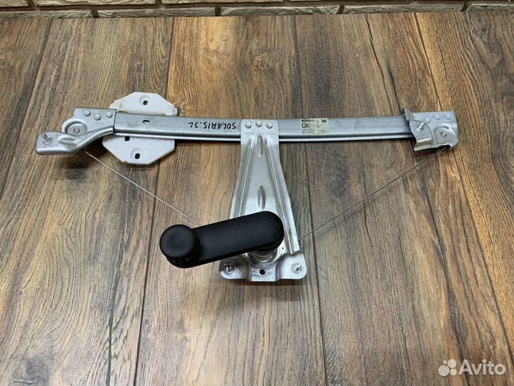 Renault sandero Стеклоподъемник механ. задний