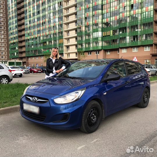 Автоинструктор - женщина