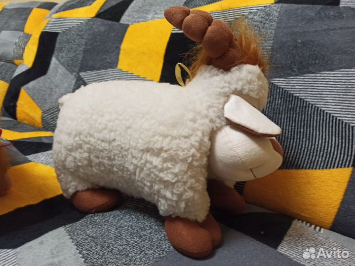 Диванные подушки из натуральной шерсти