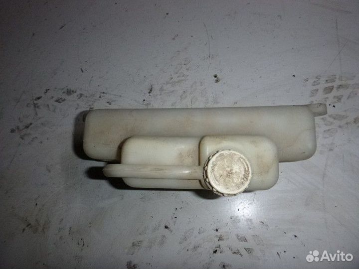 Бачок расширительный mitsubishi L200 (KB) 2006