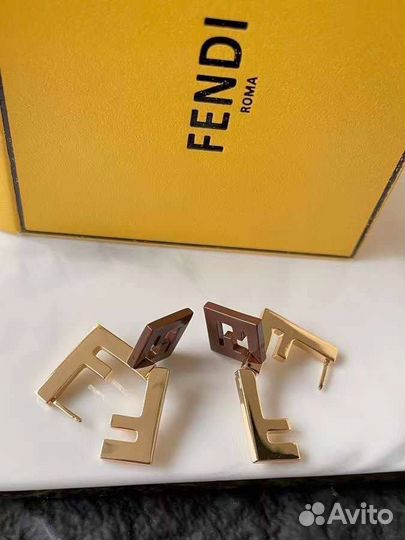 Серьги Fendi