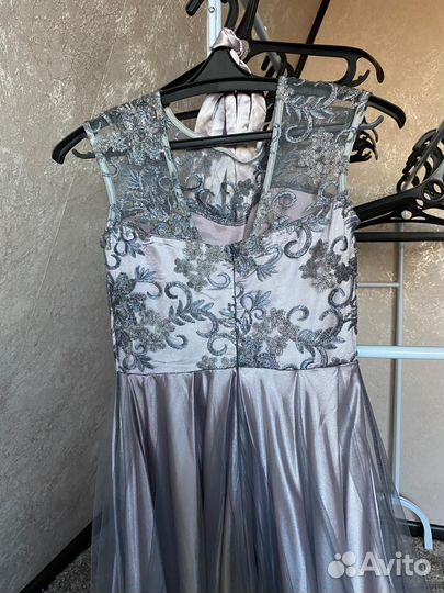 Вечерние платья