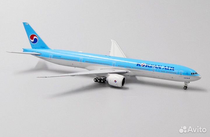 Модель самолета 1/400 Boeing 777-300ER Korean Air