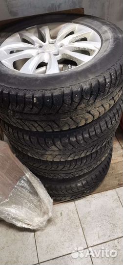Bridgestone Ice Cruiser 7000 235/65 R17 108T