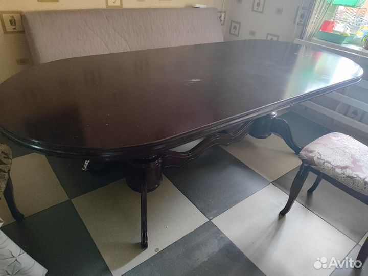 Стол обеденный со стульями