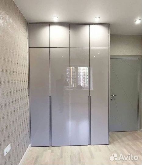 Угловой шкаф