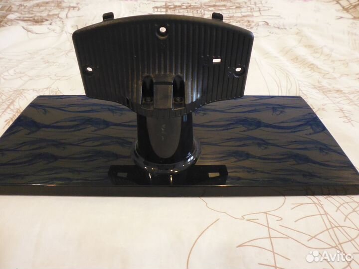 Подставка от Samsung UE32F5000AK с крепежом