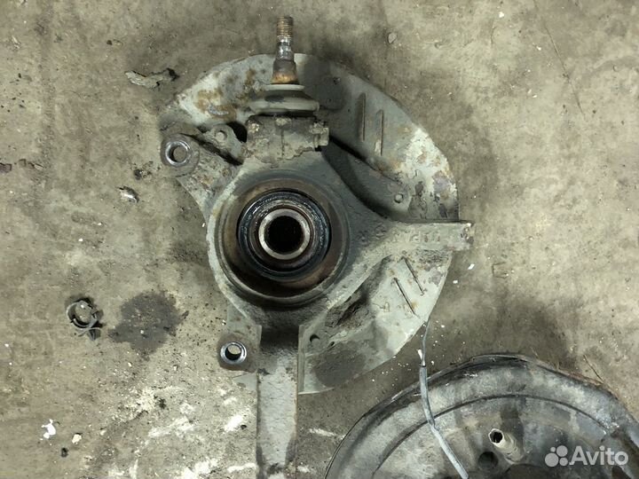 Поворотный кулак правый левый impreza g 11 gh gg