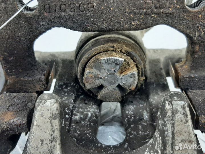 Суппорт задний левый Renault Clio 2 2-й рест