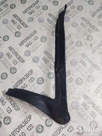 Пыльник крыла правый Audi A4 B8