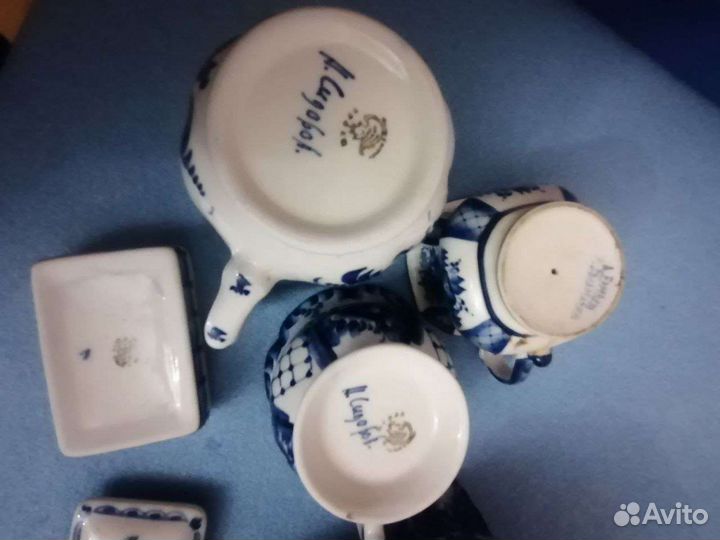 Посуда гжель, конфетница, чашки, шкатулка