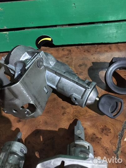 Замок зажигания Ford Transit 7