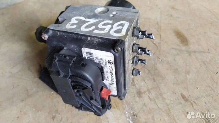 Блок ABS Volkswagen Passat B6 седан 1.9 дизель BXE