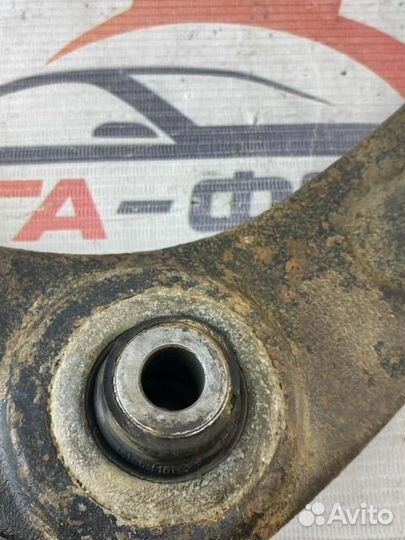 Рычаг подвески нижний передний правый Peugeot 307