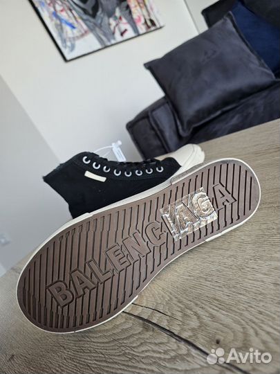 В наличии кеды Balenciaga