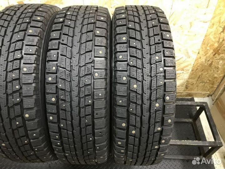 Dunlop SP Winter Ice 01 225/70 R16 103T