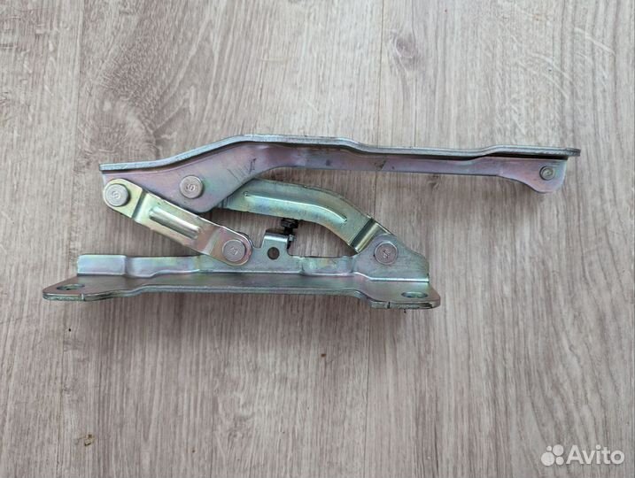 Петля капота Kia K5