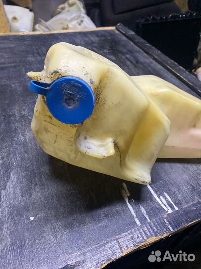 Бачок омывателя Audi 80 893955453B